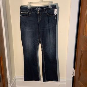 🗝 NWT Silver Jeans, Dawson style, Size 16